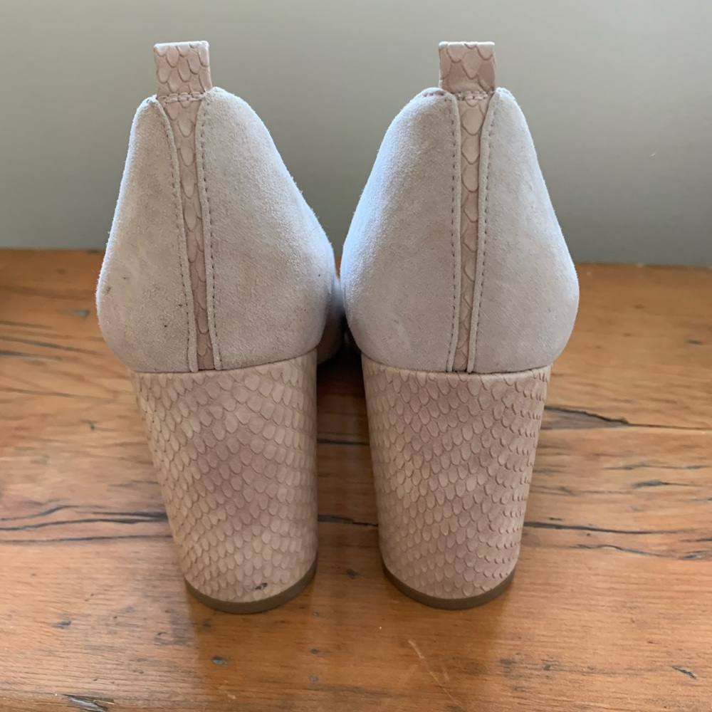 Franco Sarto stacked heel suede pumps - Picture 3 of 5
